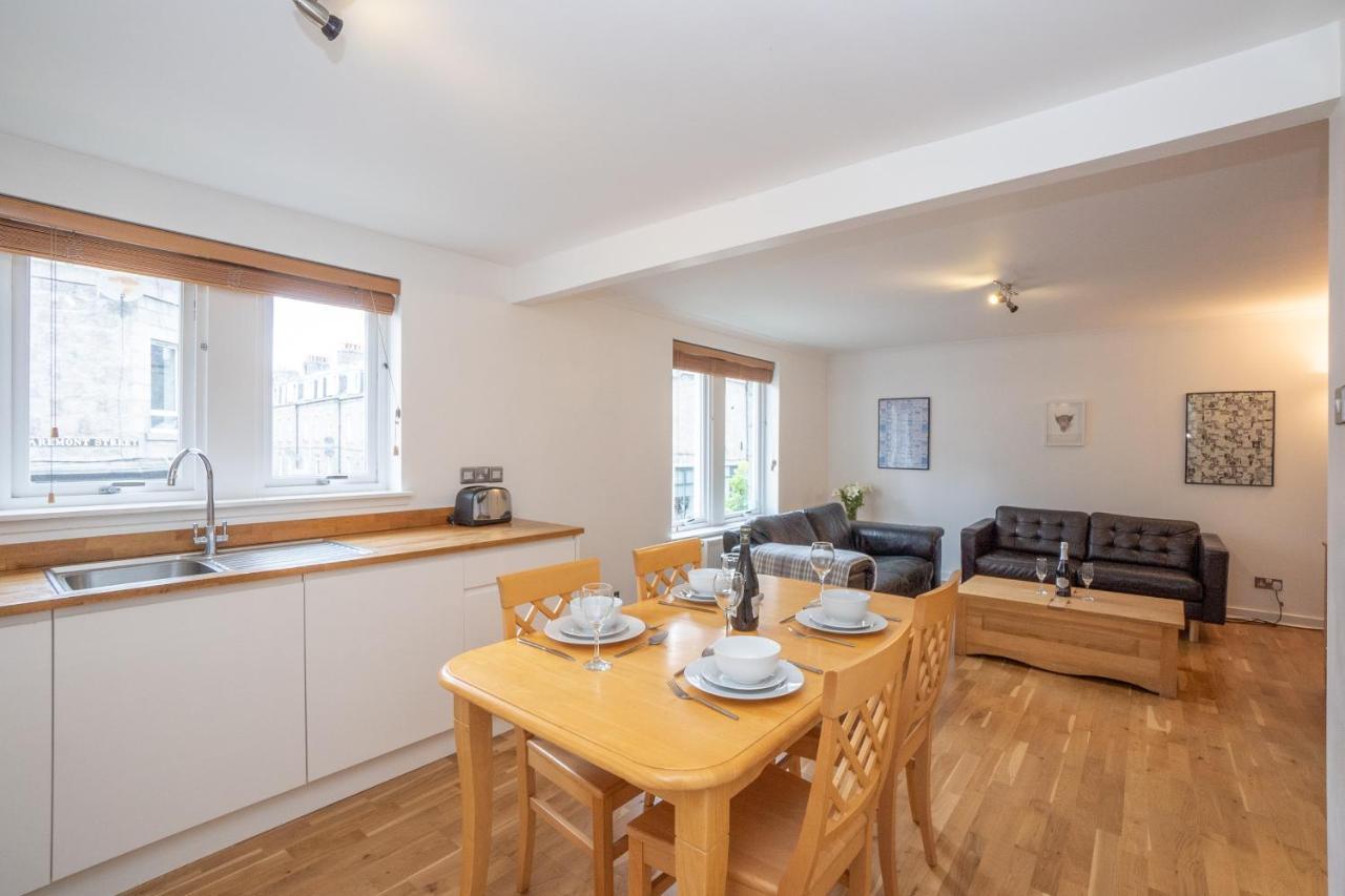 Dwellcome Home Ltd 2 King Beds West End Apt, Half Mile To Union Street Yet Quiet, Free Allocated Parking Space At Rear Entrance & Fast Wifi, Ideal For Long Term Contractor, Corporate, Etc Stays, Regular Housekeeping Option - See Our Site For Assuranc Aberdeen Eksteriør billede
